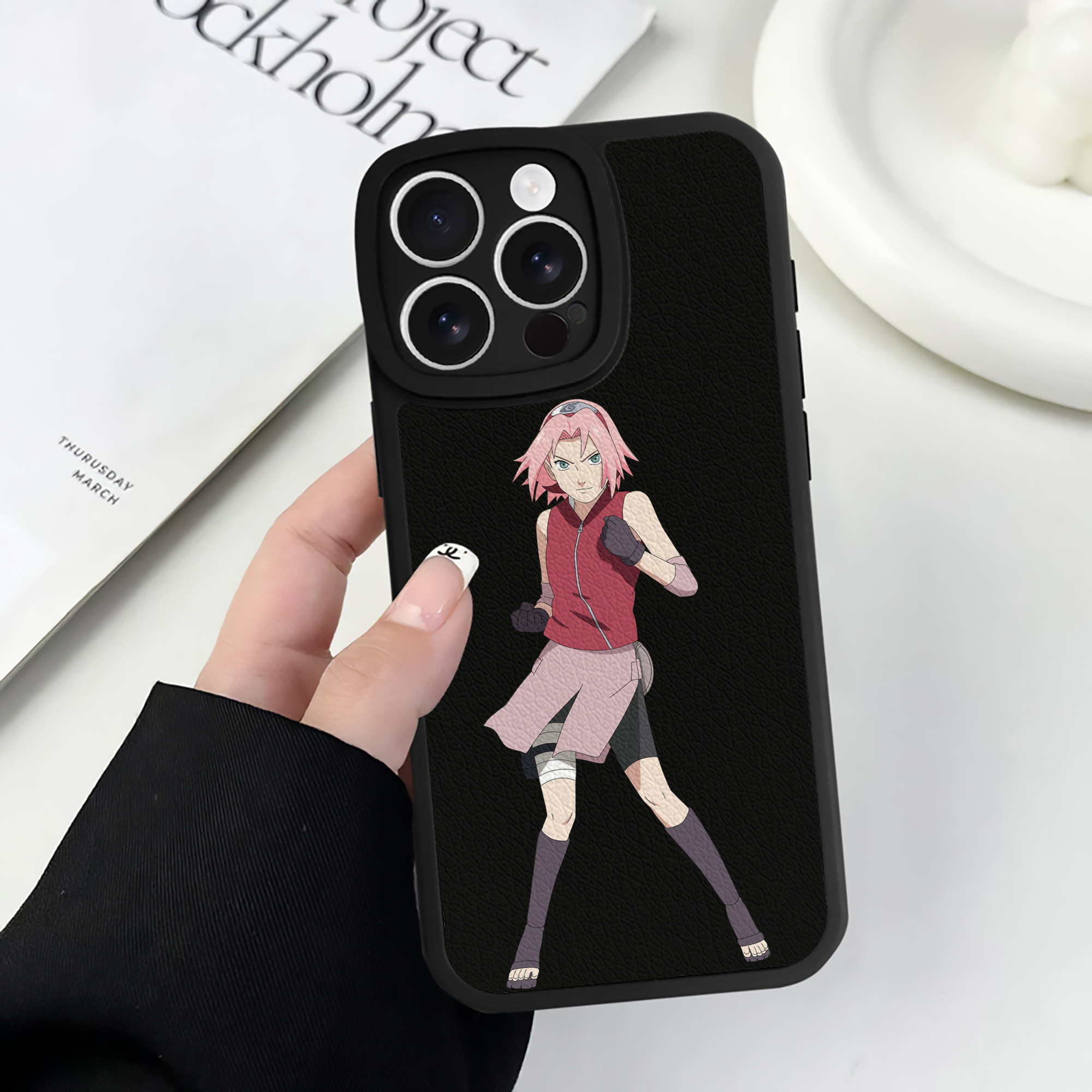 （画像用） NARUTO -ナルト- 春野サクラ Haruno Sakura 【iPhone 16シリーズ対応】シリコンスマホケース（レザー調） 材質：シリコン